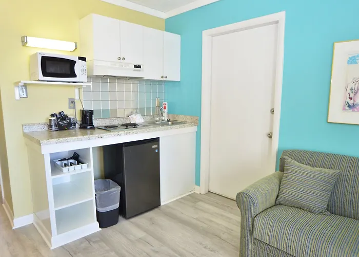 Cayman Hotel 3*