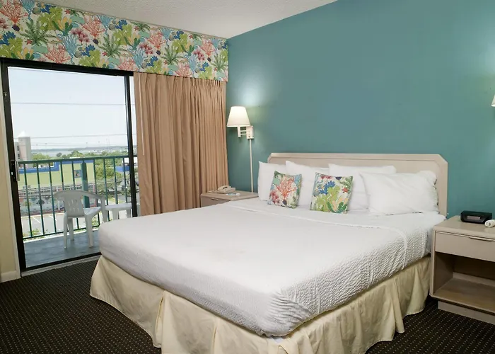 Cayman Hotel 3*